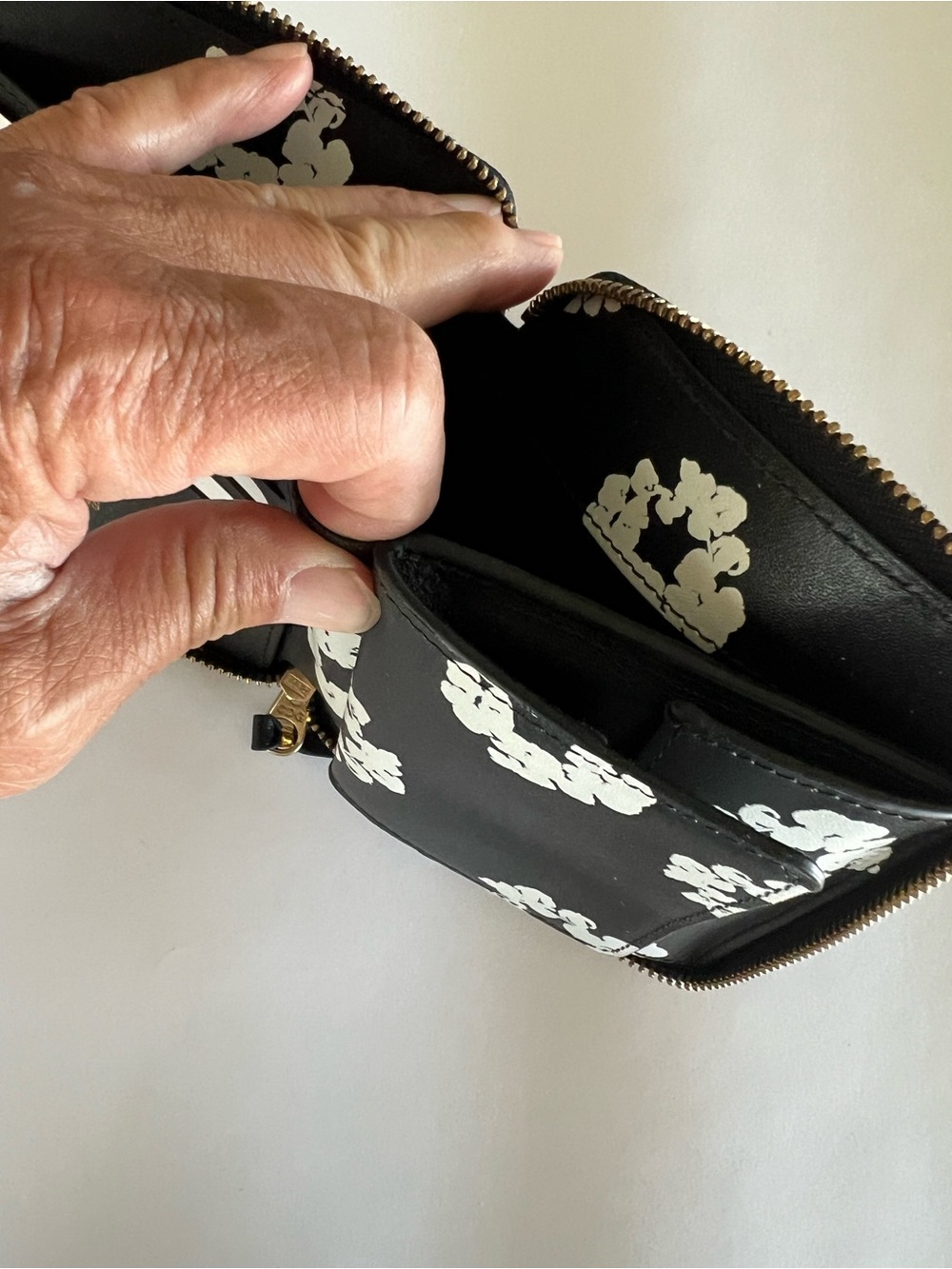New Comme des Garcons x Denim Tears Zip Wallet - Picture 5 of 8